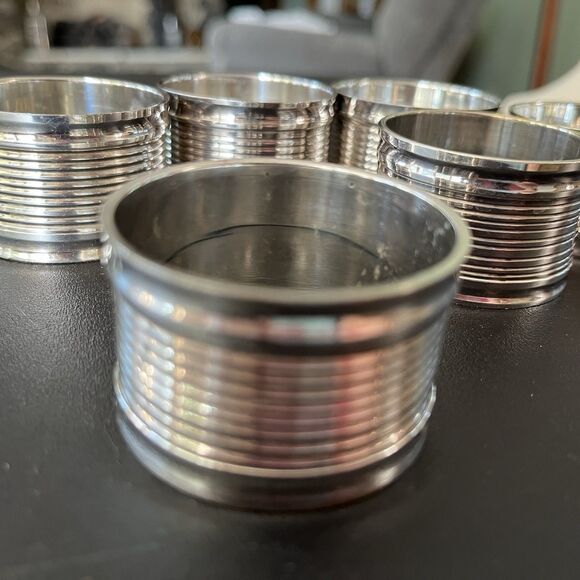 Set of Six Silver Plated Napkin Rings Ribbed Design Round Shape Vintage - Picture 6 of 9